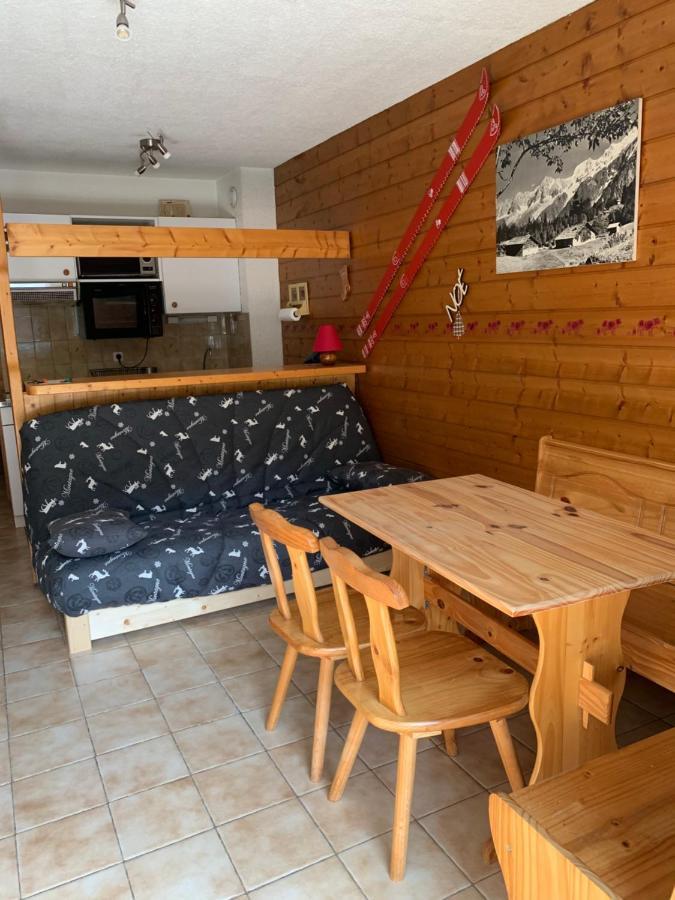 155 Piste Dans Mon Canape Châtel Екстериор снимка