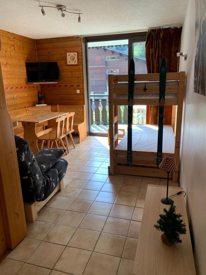 155 Piste Dans Mon Canape Châtel Екстериор снимка